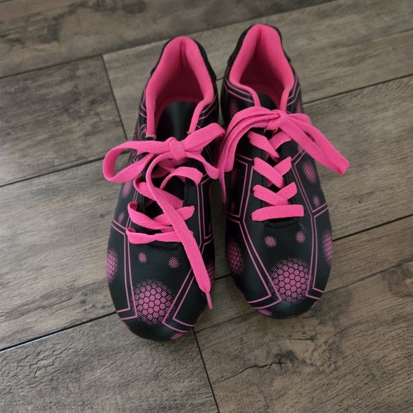 Kids Pink and Black Soccer Size 3 Cleats/Shoes - Picture 3 of 11